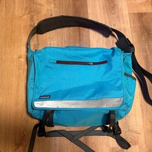 Patagonia Turquoise and Gray Messenger Bag